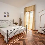 Dolce Luna Bed and Breakfast 4*
