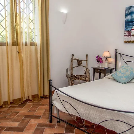 Dolce Luna Oda ve Kahvaltı 4*