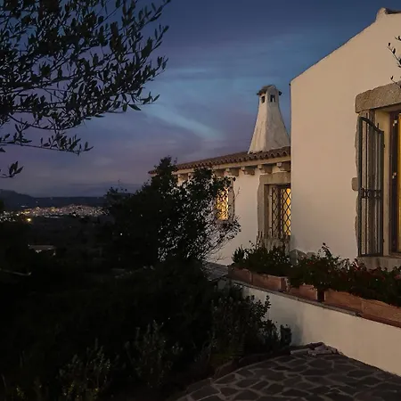 Oda ve Kahvaltı Dolce Luna 4*