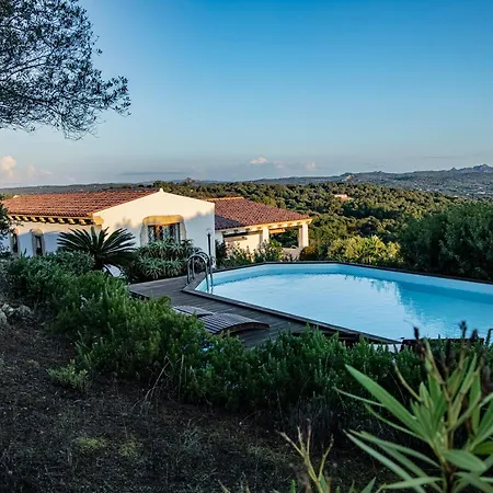 Dolce Luna ベッド・アンド・ブレックファスト アルツァケーナ