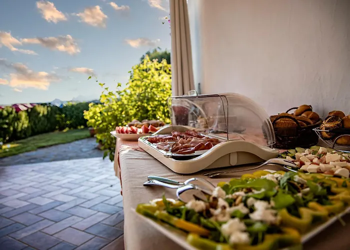 Dolce Luna ベッド・アンド・ブレックファスト 4*