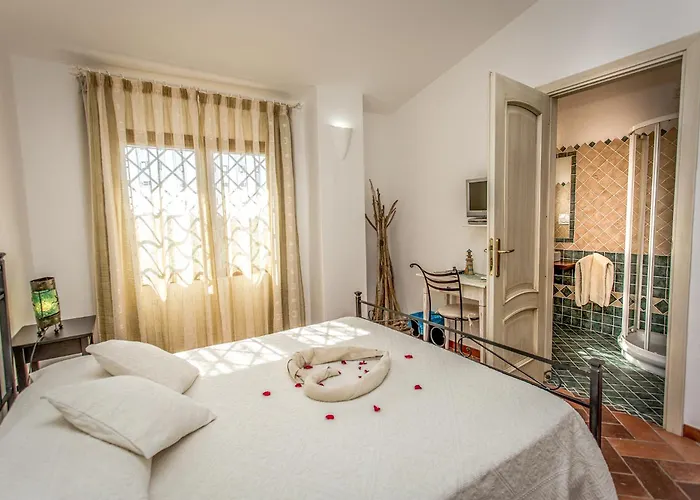 Dolce Luna ベッド・アンド・ブレックファスト 4*