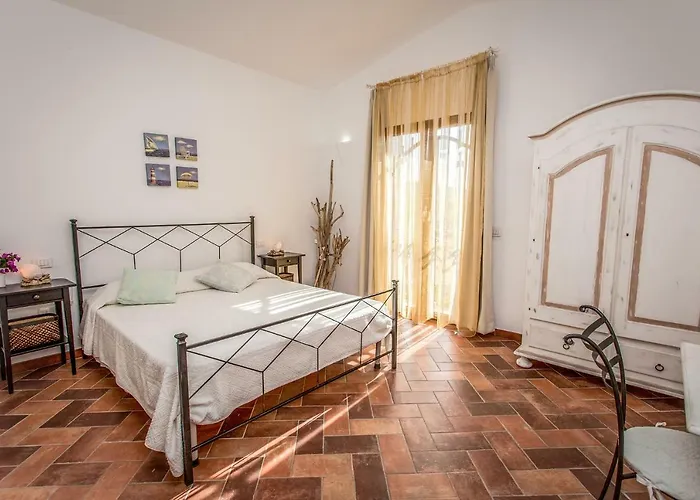 Dolce Luna ベッド・アンド・ブレックファスト 4*